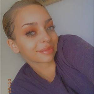 Meet your Posher, Avery